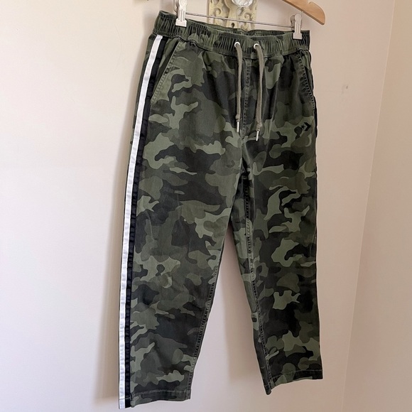 Converse Women’s Camo Green Ankle Length Pants Contrast Side Stripe M - Picture 8 of 16